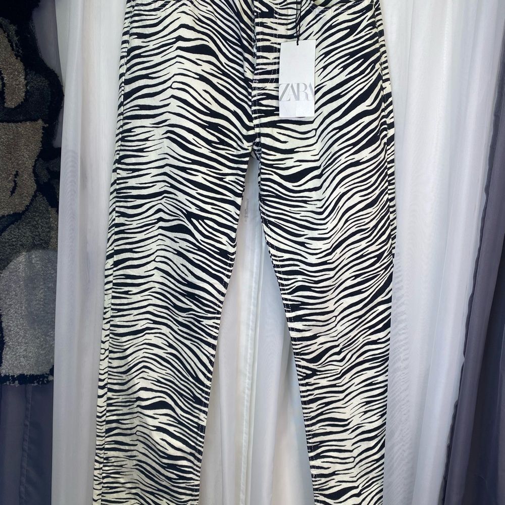 Zara Zebra Print High Waist Straight Leg Jeans NWT Size 4
